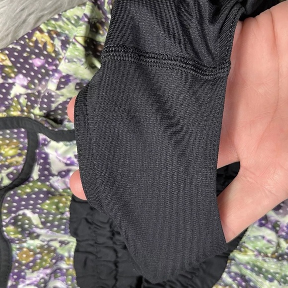 Lululemon Tracker Shorts III | Size 6 - Picture 7 of 9